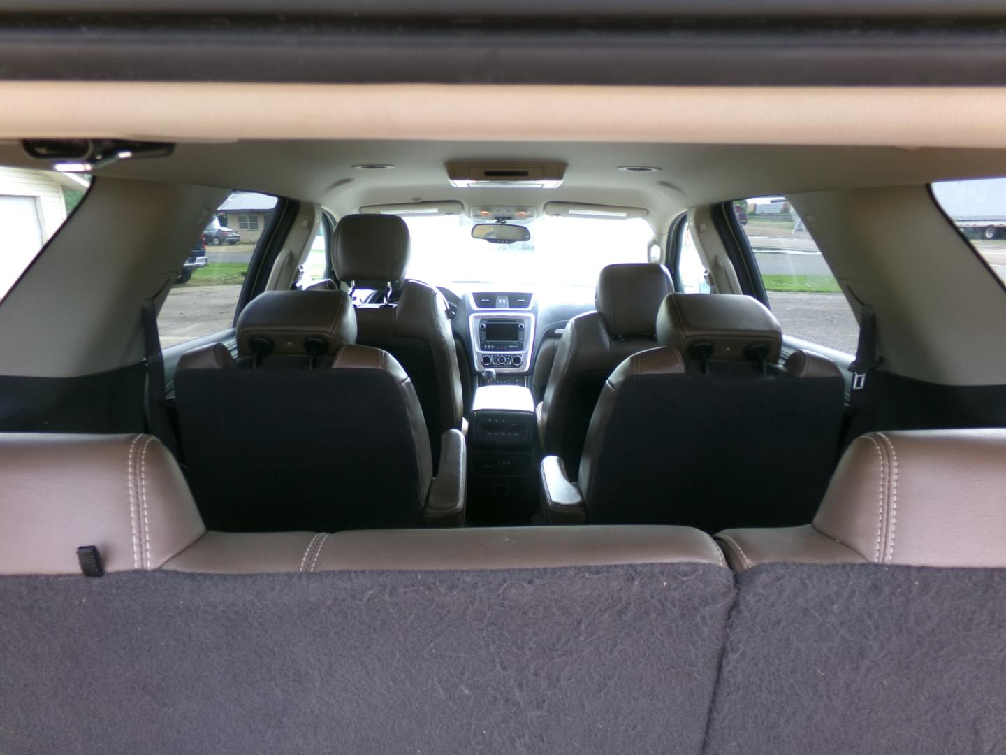 2015 White /Brown GMC Acadia SLT (1GKKRRKD4FJ) with an 3.6L engine, automatic transmission, located at 401 First NE, Bearden, AR, 71720, (870) 687-3414, 33.726528, -92.611519 - Photo#5